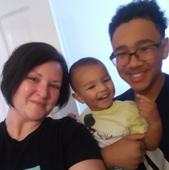 Meet your Posher, Kristine - Picture 2 of 2